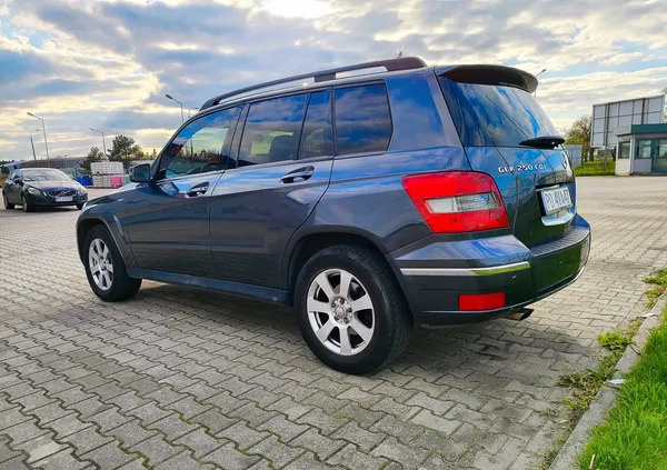 mazowieckie Mercedes-Benz GLK cena 42700 przebieg: 292605, rok produkcji 2011 z Poznań